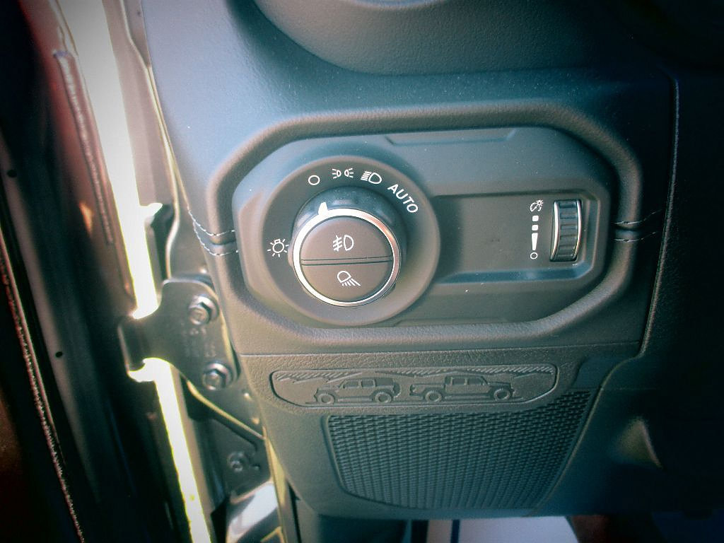 New 2025 Jeep Gladiator Sport AWD/4WD image 13