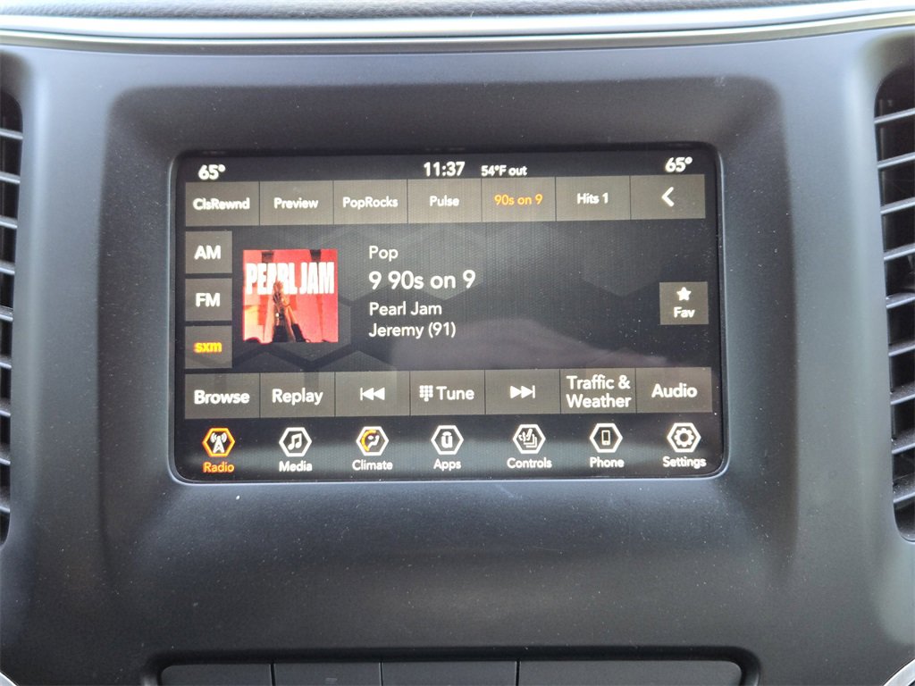 Used 2020 Jeep Cherokee Latitude Plus w/ Comfort/Convenience Group image 19