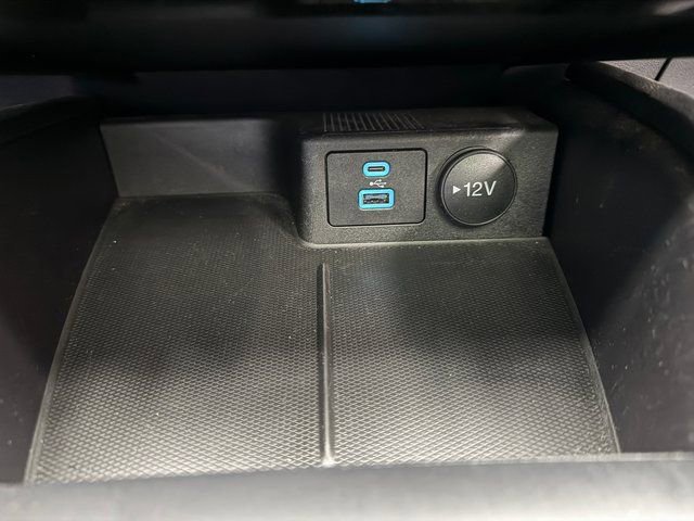 Certified 2022 Ford Escape SE w/ SE Sport Appearance Package image 18