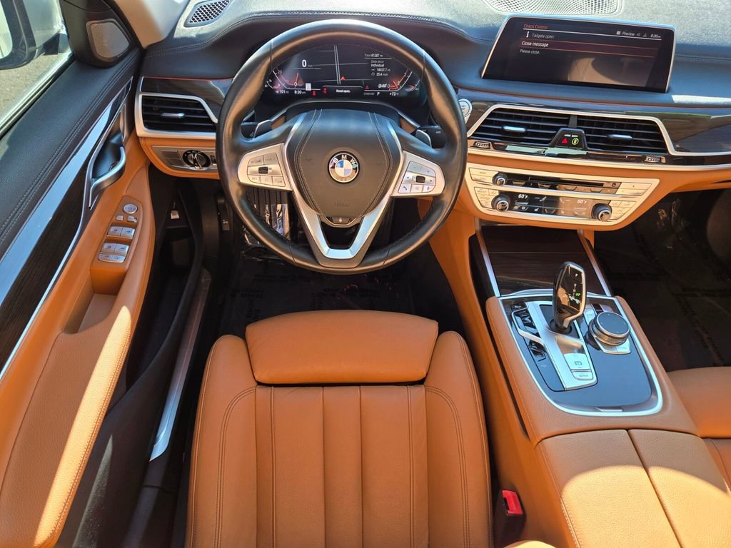 Used 2020 BMW 740i image 13