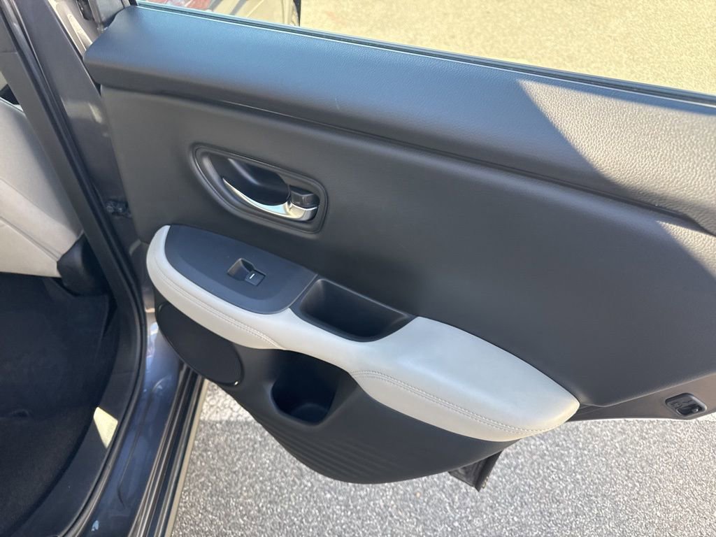 Used 2023 Honda HR-V LX image 11