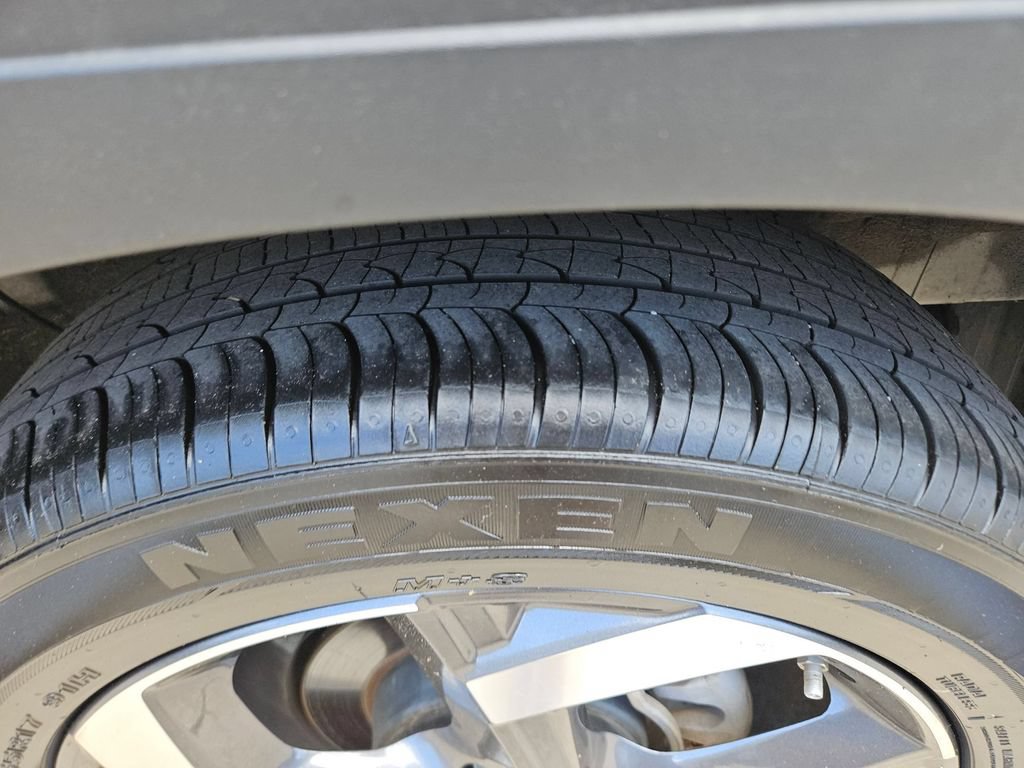 Used 2025 Hyundai Venue SEL FWD image 47