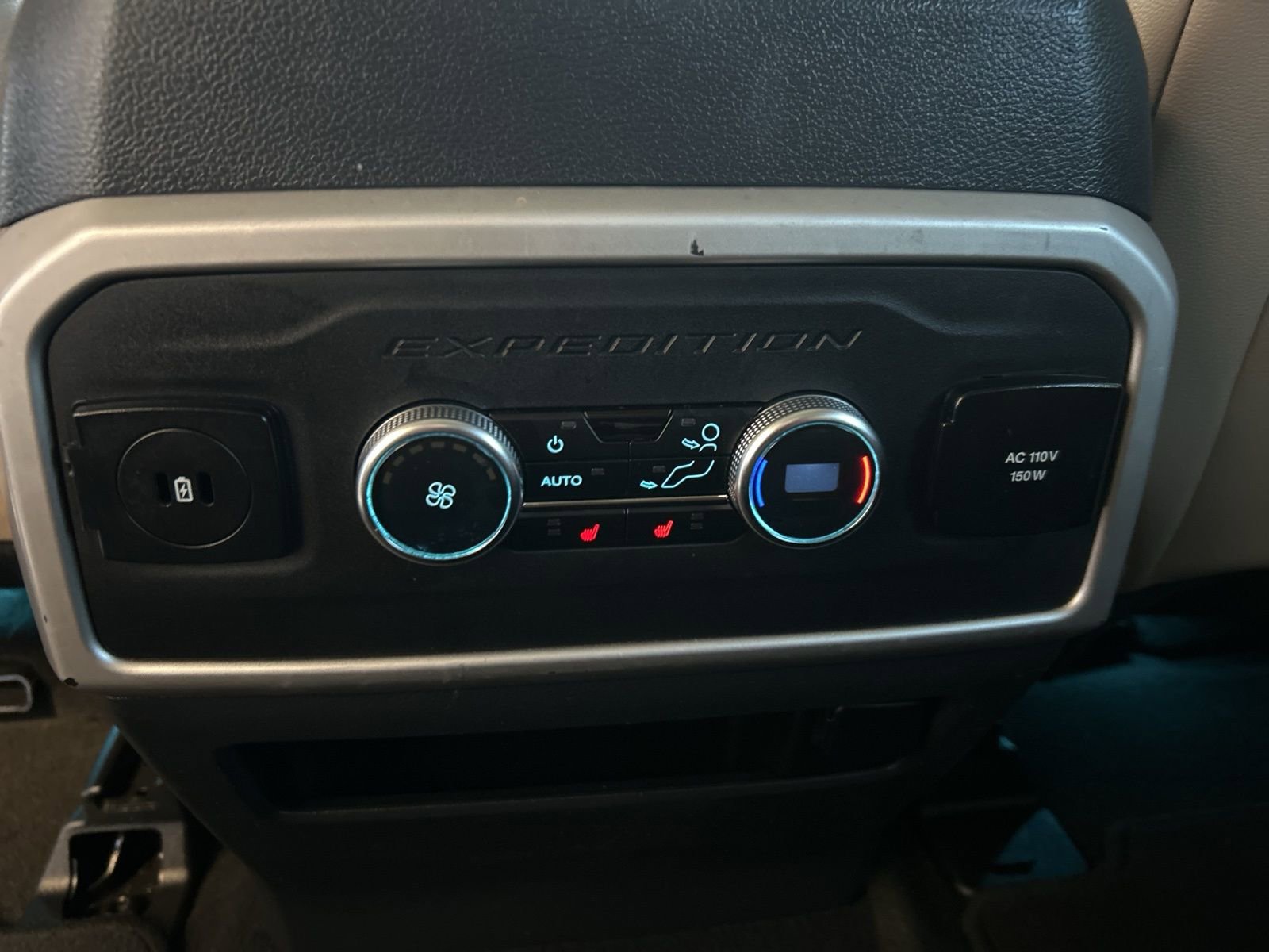Used 2024 Ford Expedition Max Limited image 16