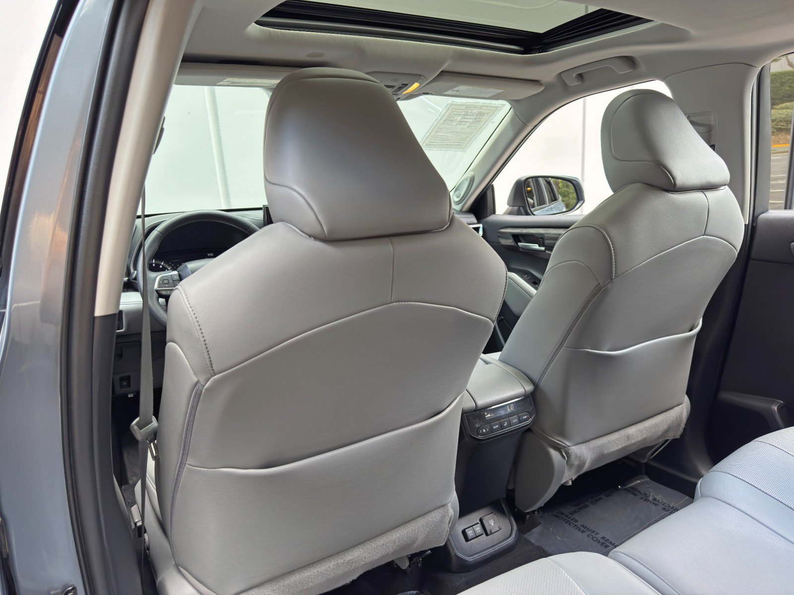 Used 2020 Toyota Highlander Limited FWD image 37