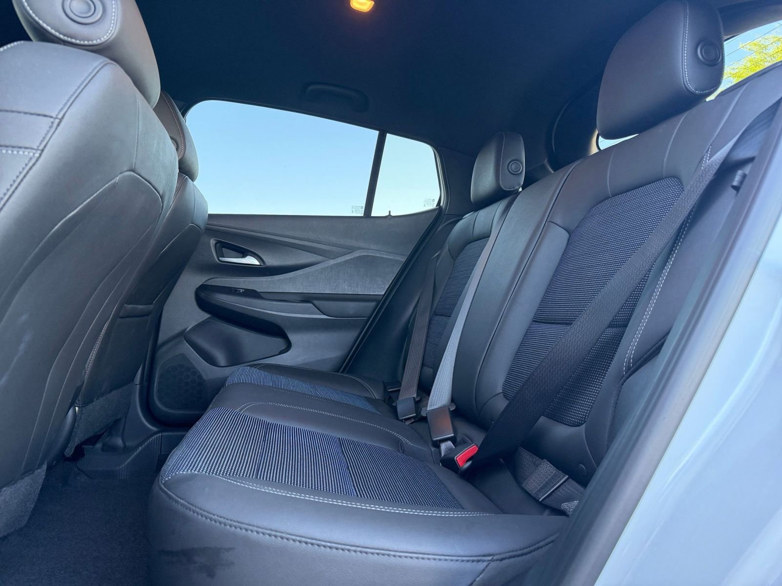 Used 2025 Buick Envista Preferred image 24