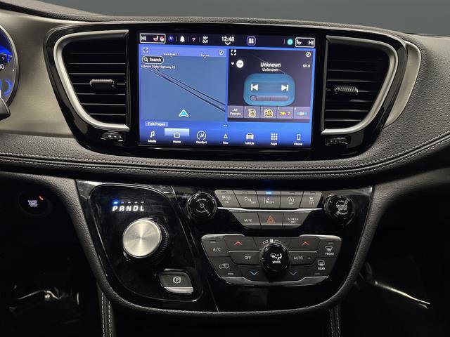 Used 2024 Chrysler Pacifica Limited w/ S Appearance Package image 8