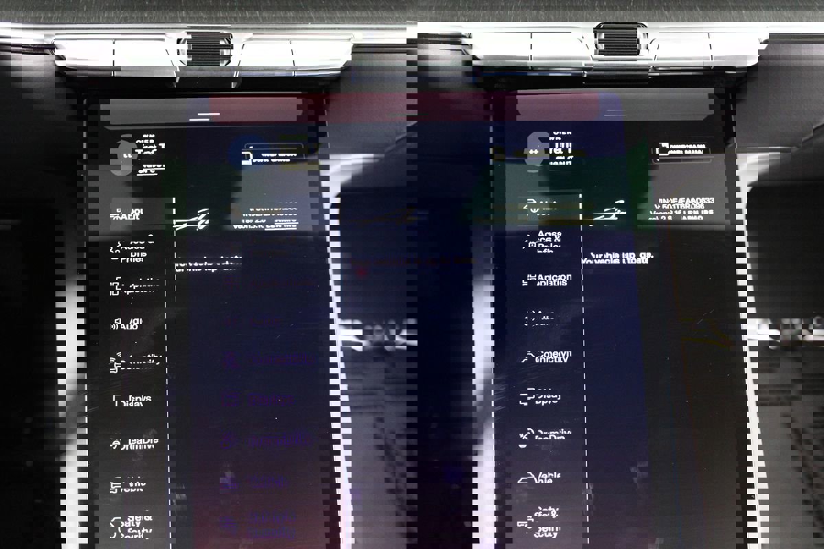 Used 2024 Lucid Air Touring image 22