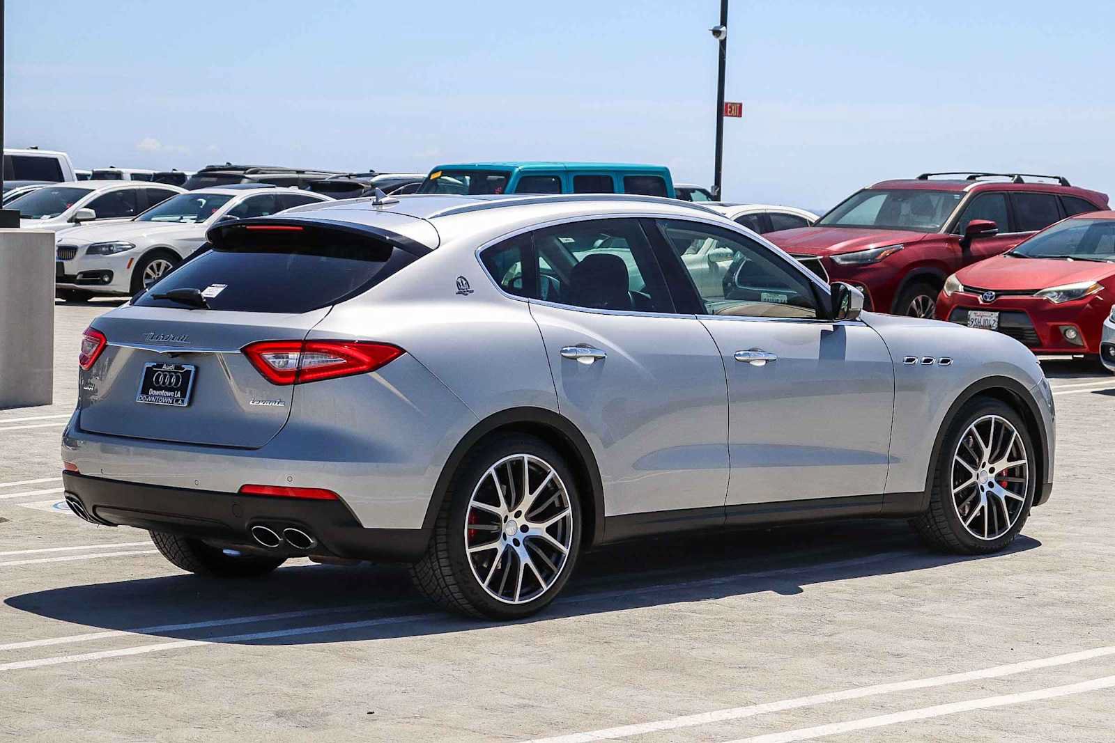 Used 2017 Maserati Levante S AWD/4WD image 4
