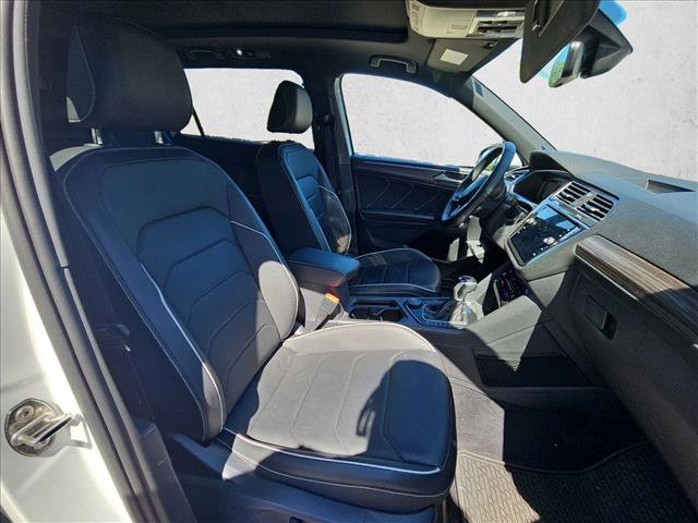 Used 2022 Volkswagen Tiguan SEL R-Line image 19