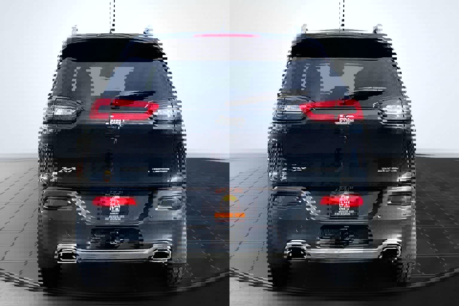 Used 2015 Jeep Cherokee Limited w/ Luxury Group image 5