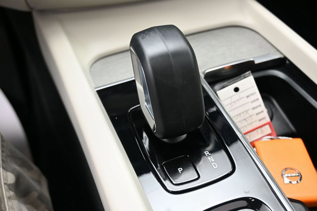 Used 2023 Volvo XC60 B5 Plus w/ Protection Package Premier image 27