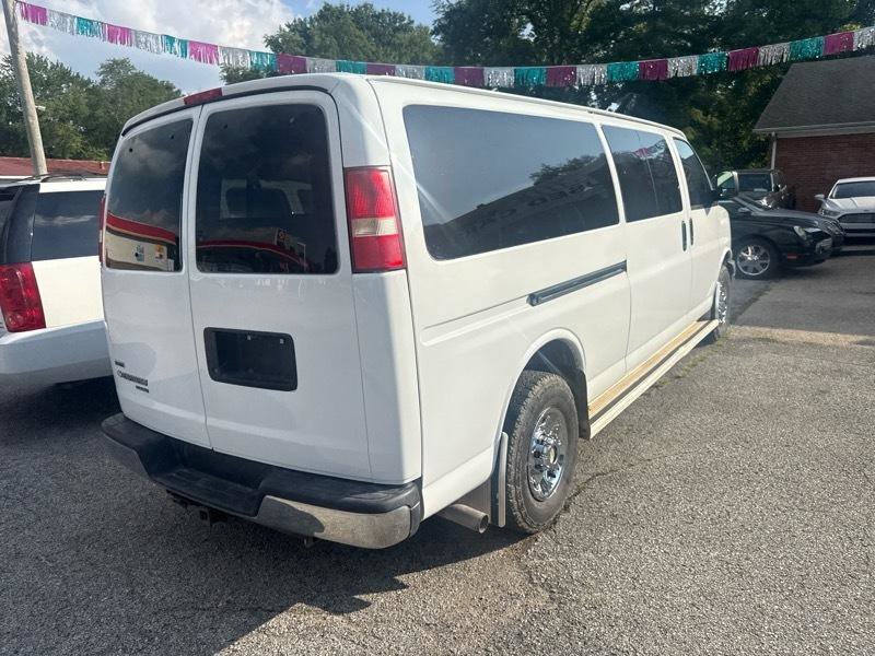 Used 2010 Chevrolet Express 3500 LT w/ LT Preferred Equipment Group RWD image 4