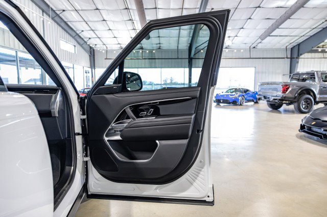 Used 2023 Land Rover Range Rover SE image 14
