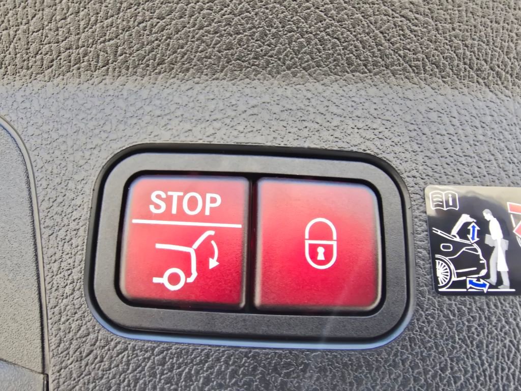 New 2026 Mercedes-Benz GLE 450 4MATIC Coupe image 19