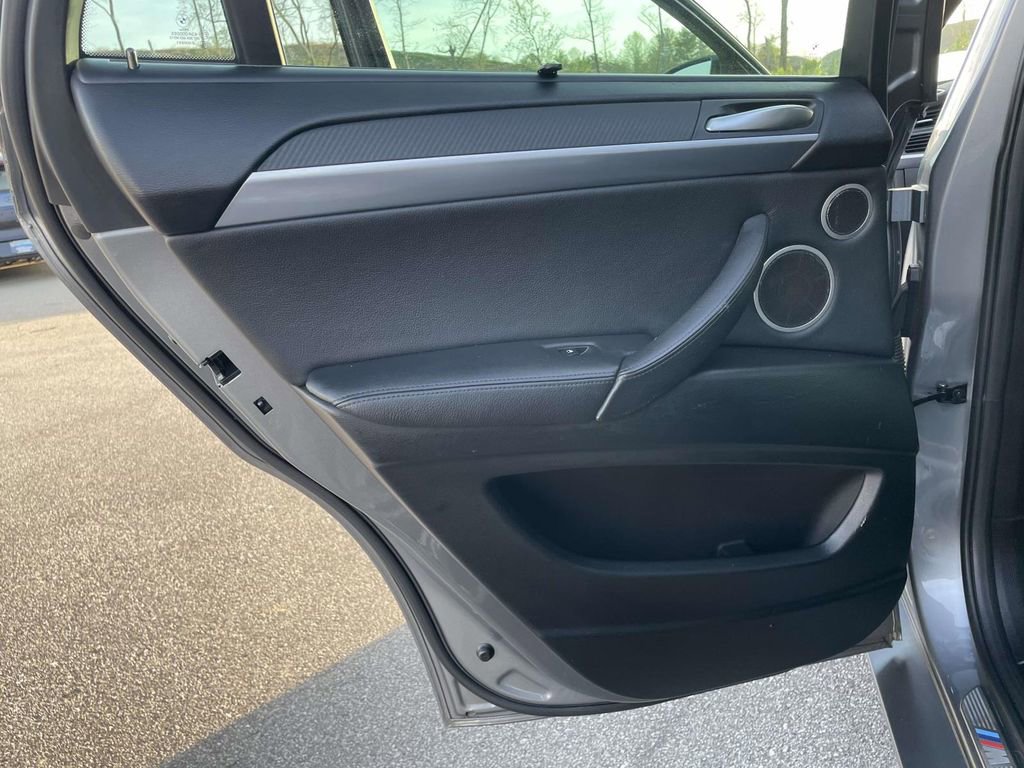 Used 2014 BMW X6 M image 2