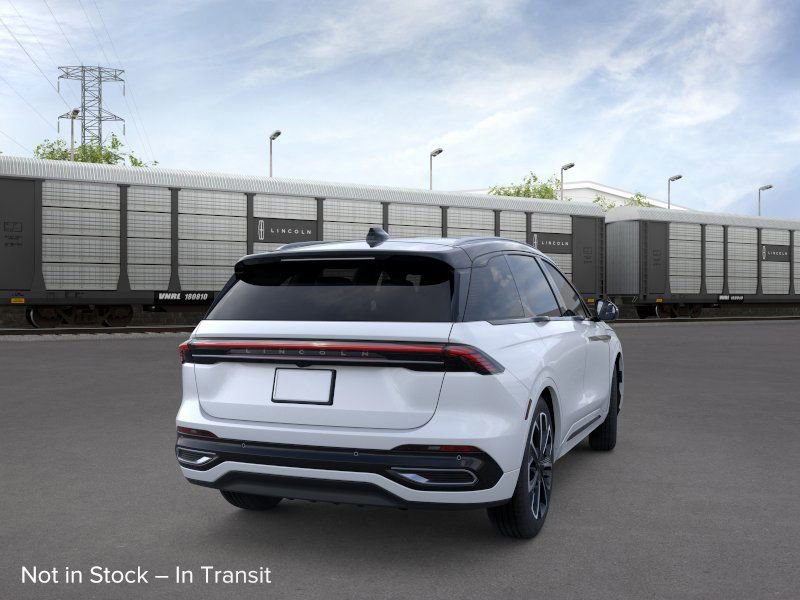 New 2026 Lincoln Nautilus Reserve image 8