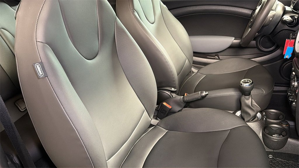 Used 2011 MINI Cooper Hardtop image 12