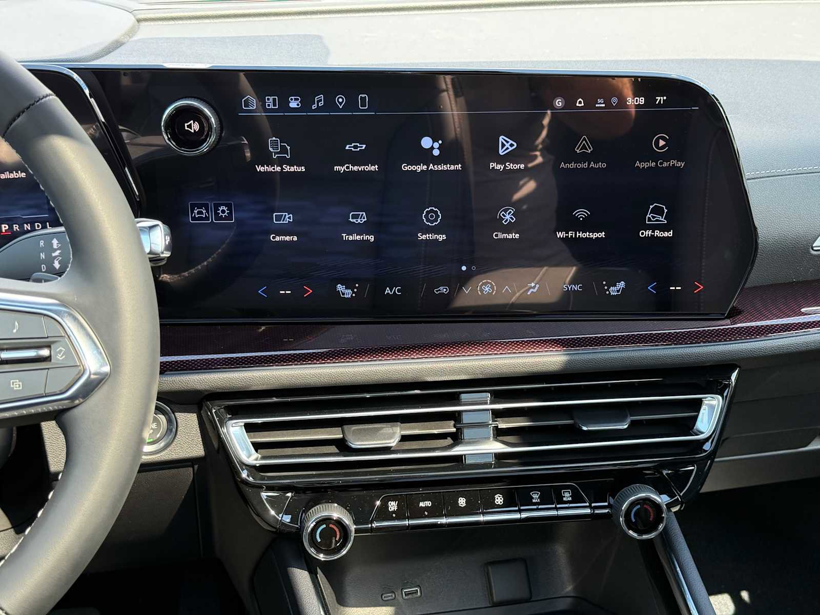 New 2026 Chevrolet Traverse Z71 w/ Driver Confidence Package image 12