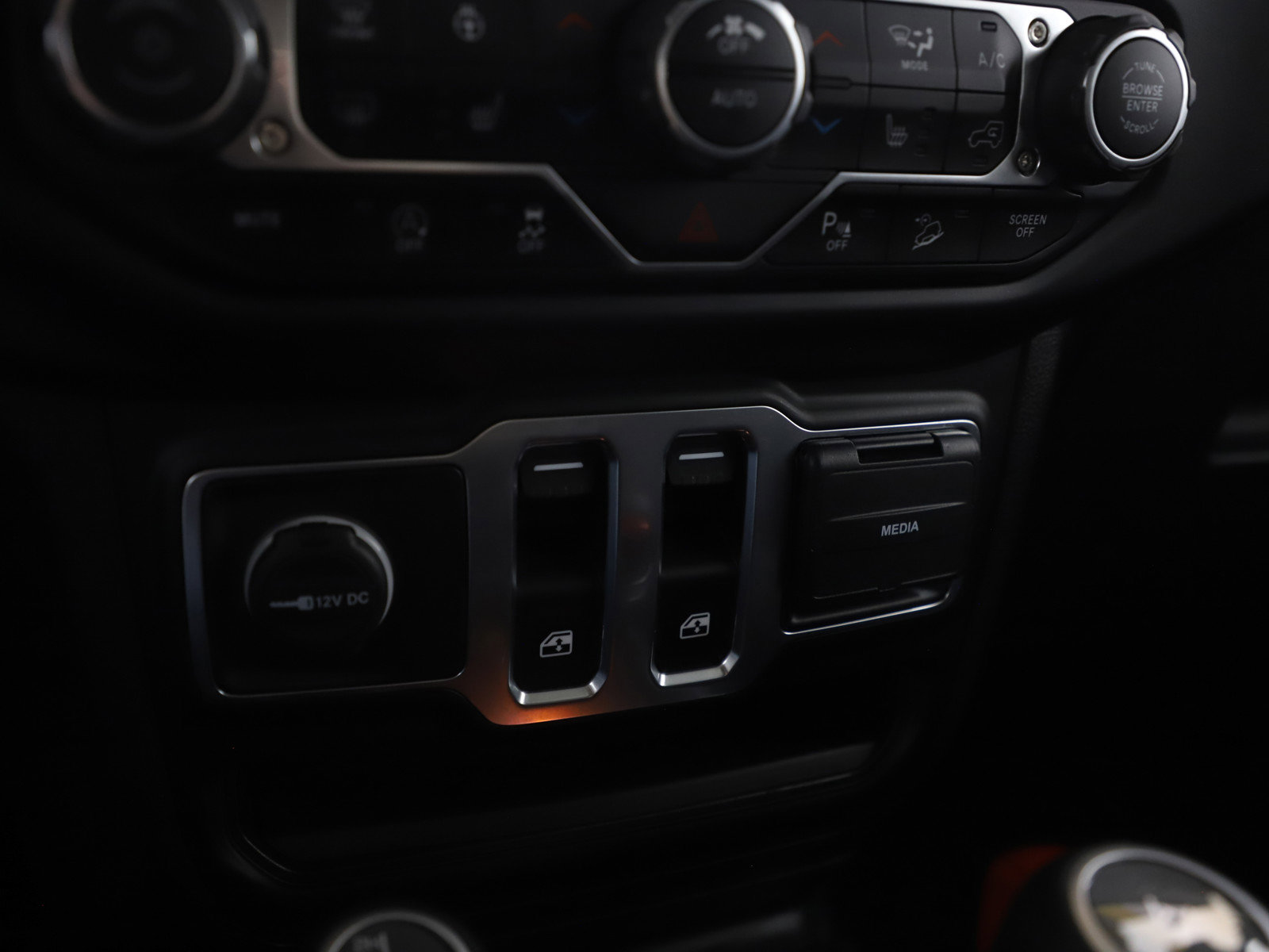 Used 2020 Jeep Wrangler Sport image 19