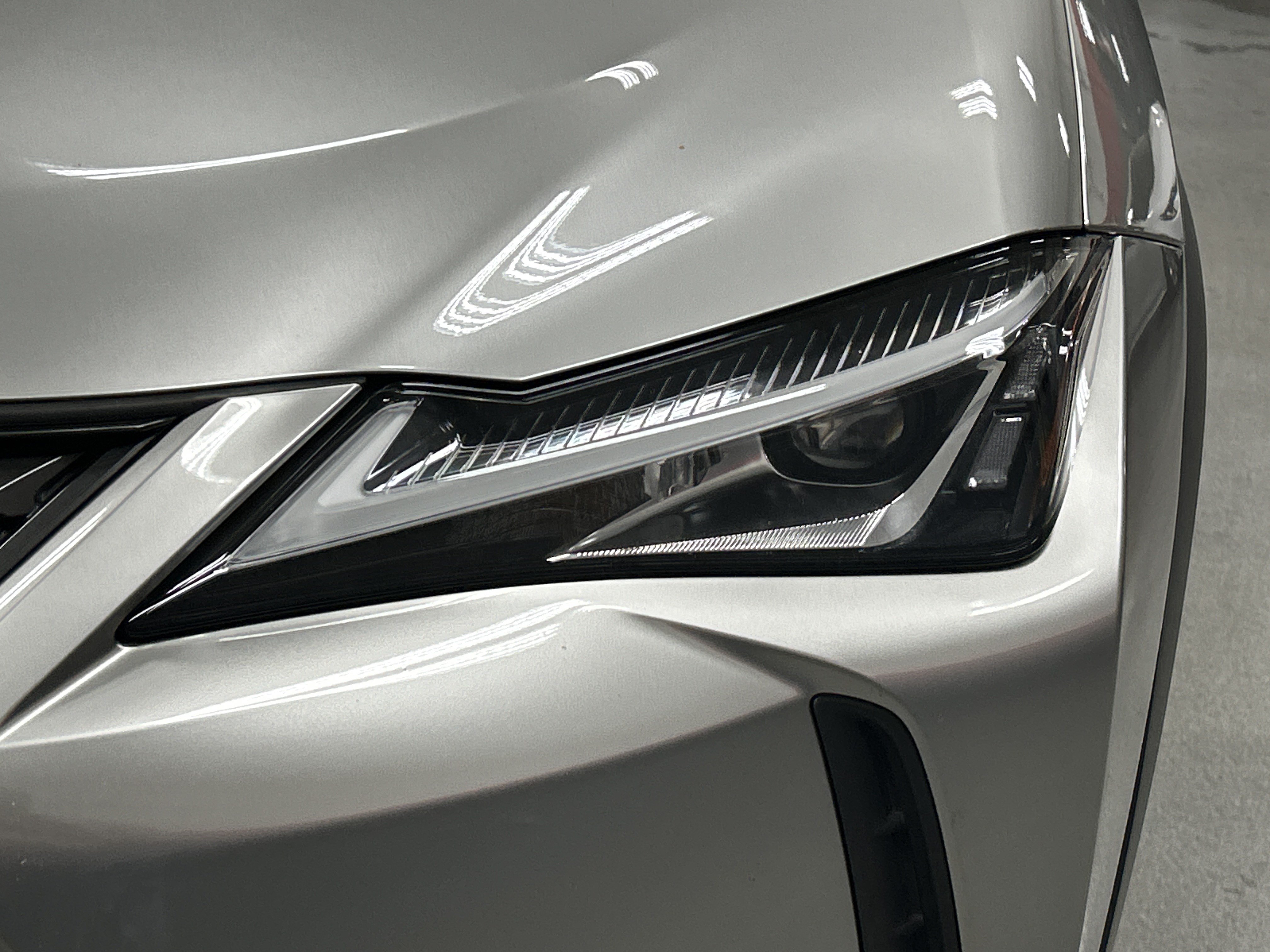 Used 2020 Lexus UX 250h w/ Premium Package AWD/4WD image 6