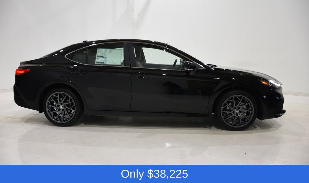 Used 2026 Toyota Camry XLE w/ Premium Plus Package image 3