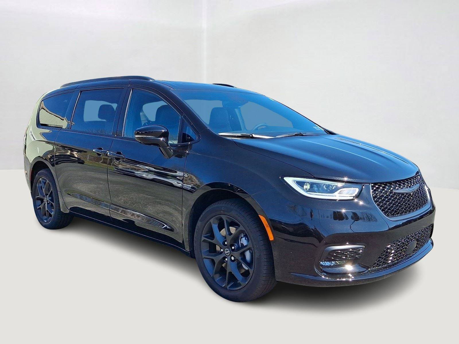 New 2026 Chrysler Pacifica Limited w/ S Appearance Package AWD/4WD image 2