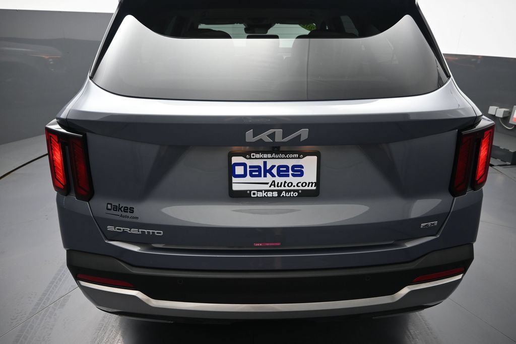 Certified 2025 Kia Sorento S AWD/4WD image 34