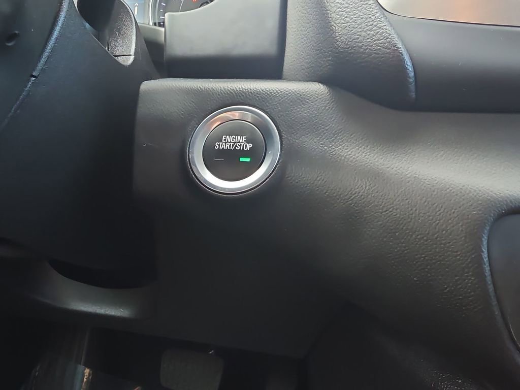 Used 2023 GMC Terrain SLE w/ Driver Convenience Package image 17