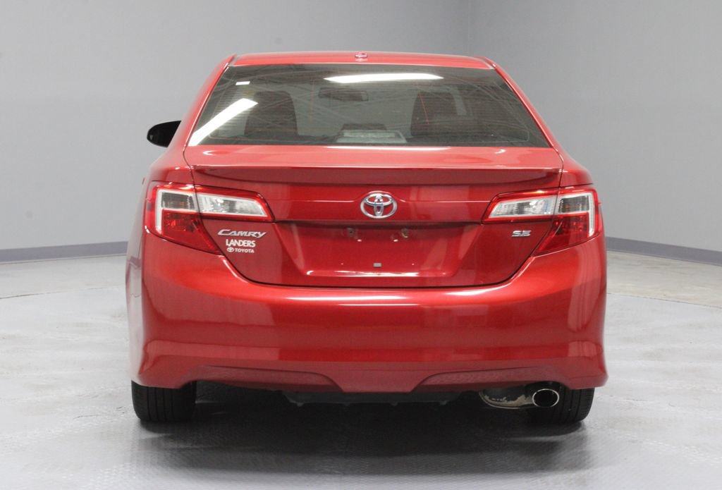 Used 2012 Toyota Camry SE FWD image 5