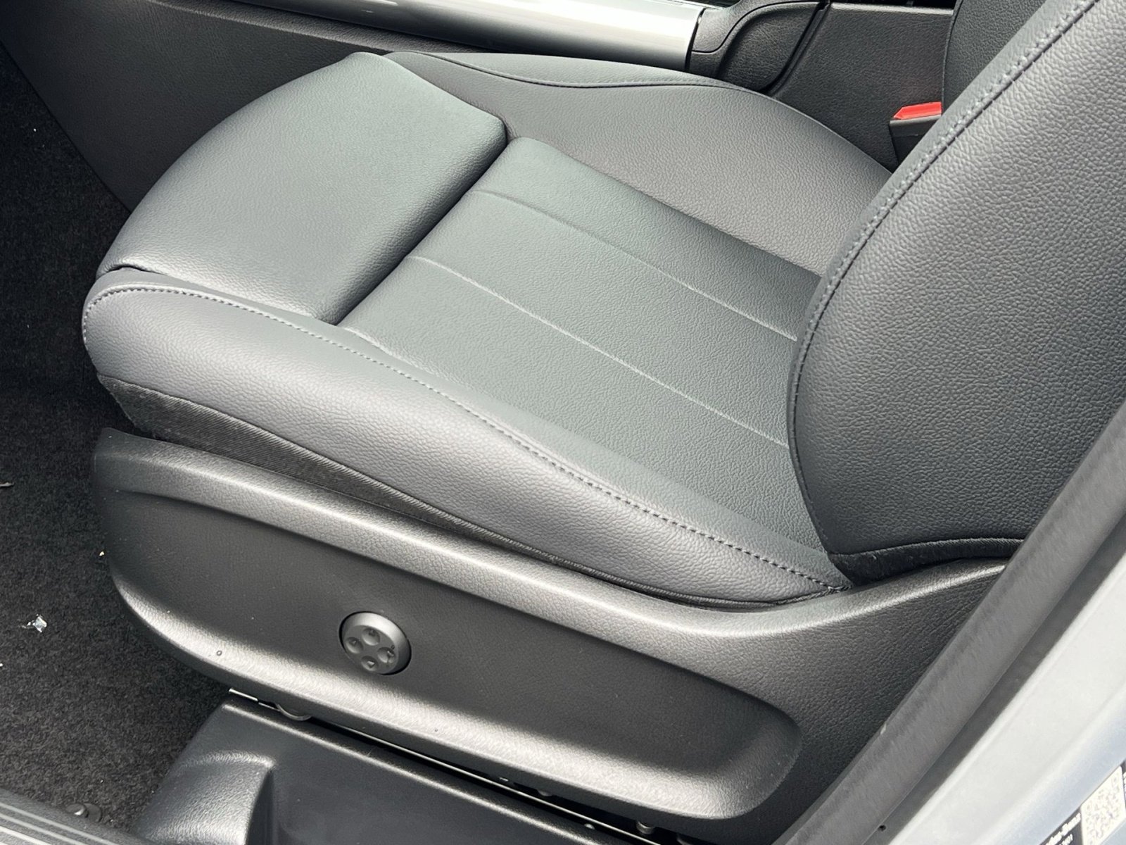 New 2026 Mercedes-Benz GLA 250 4MATIC image 12