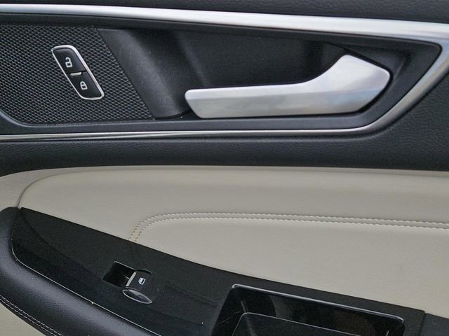 Used 2018 Ford Edge Titanium w/ Equipment Group 301A FWD image 37