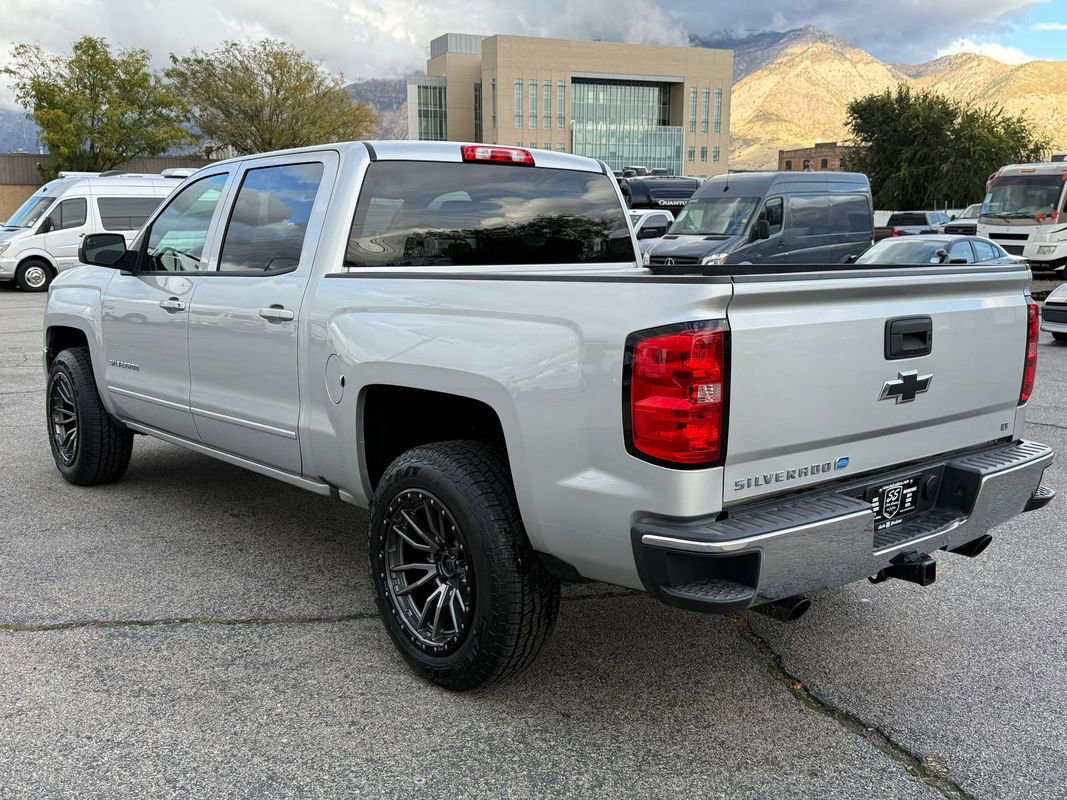 Used 2017 Chevrolet Silverado 1500 LT w/ LT Eassist Package AWD/4WD image 8