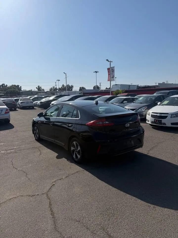 Used 2017 Hyundai Ioniq SEL FWD image 5