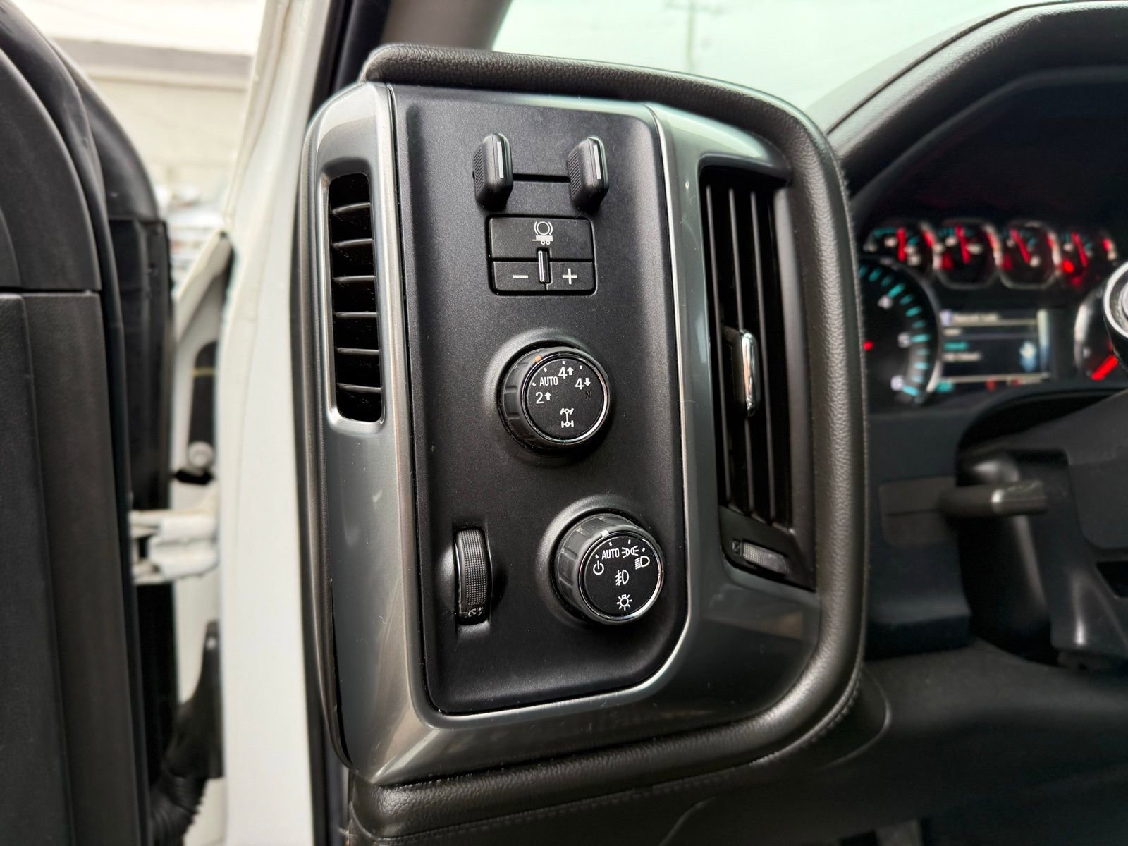 Used 2016 Chevrolet Silverado 1500 LTZ w/ Sport Package image 21