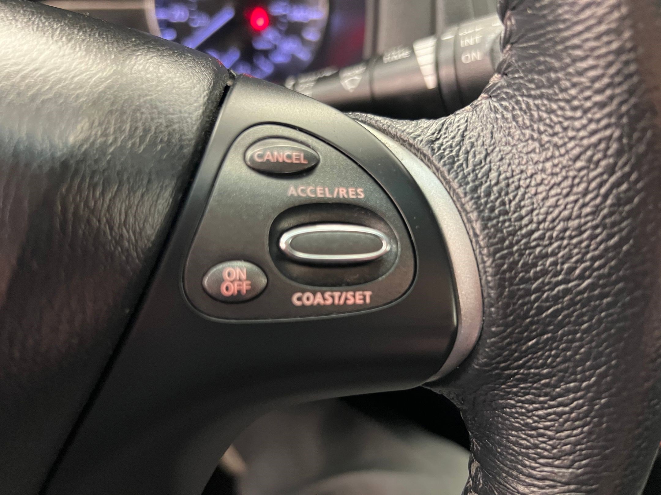 Used 2013 Nissan Pathfinder SV image 27