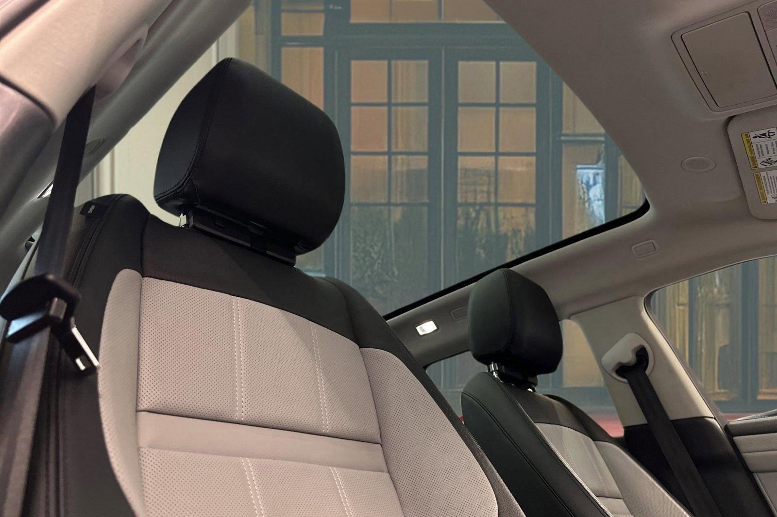 Used 2022 Land Rover Range Rover Evoque R-Dynamic S image 16