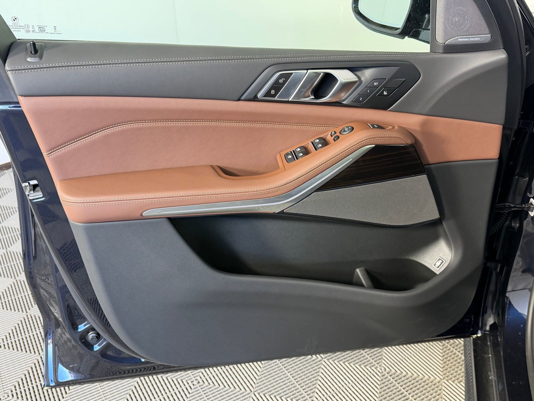 New 2026 BMW X5 xDrive50e image 12