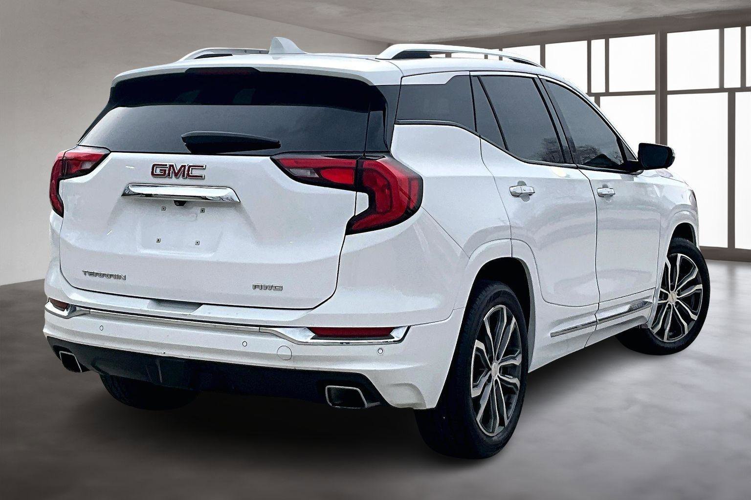 Used 2020 GMC Terrain Denali w/ GMC Pro Grade Package image 3