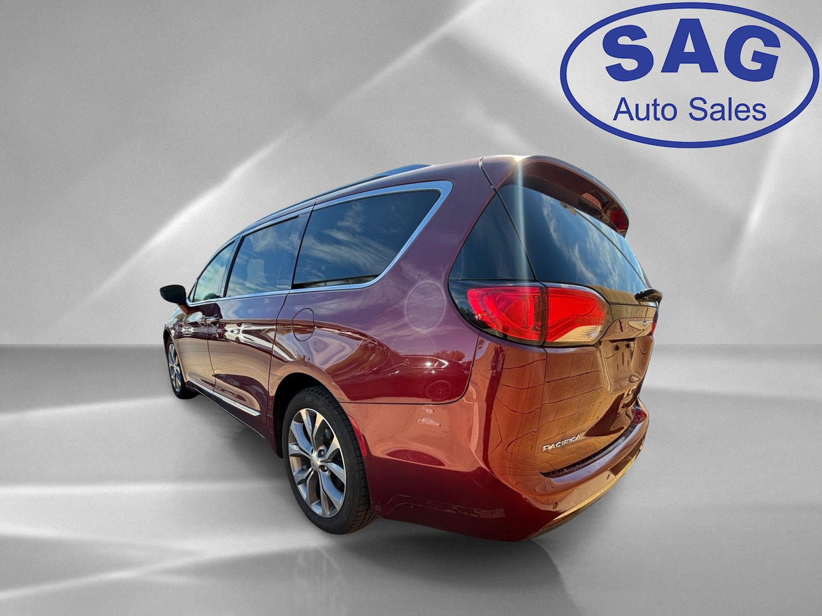 Used 2018 Chrysler Pacifica Limited FWD image 4