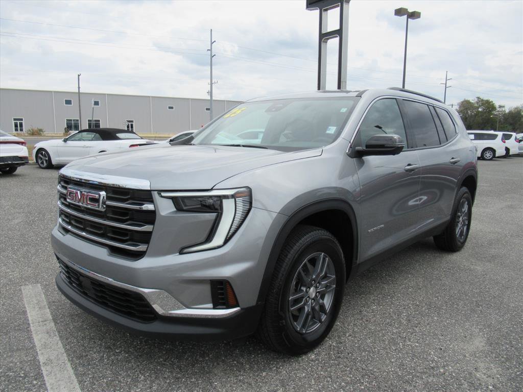 Used 2025 GMC Acadia Elevation image 3