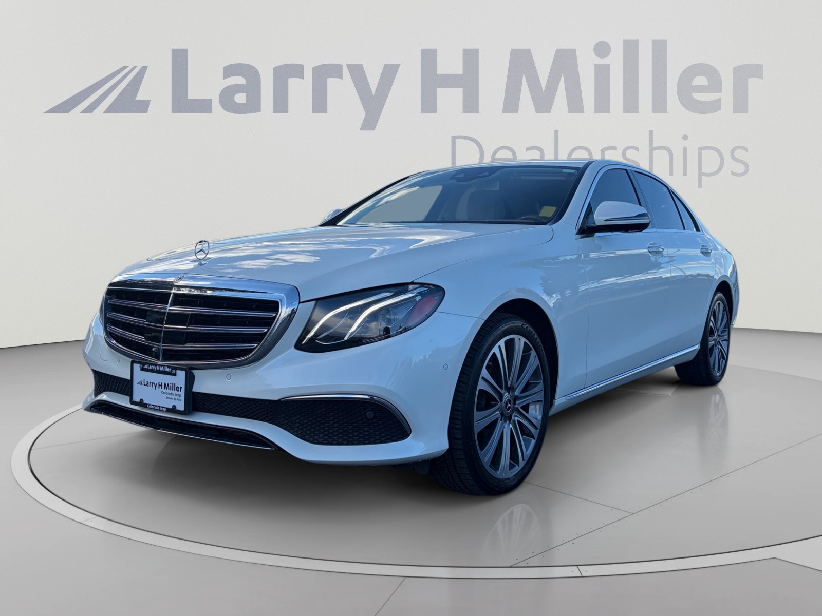 Used 2019 Mercedes-Benz E 300 4MATIC image 1