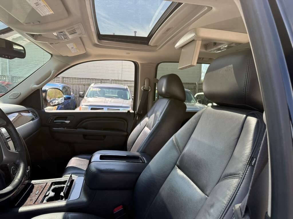 Used 2012 GMC Yukon XL Denali image 13