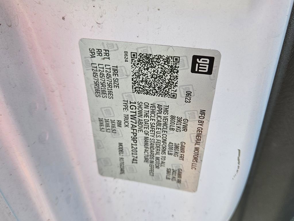 Used 2023 GMC Savana 2500 w/ Driver Convenience Package image 17