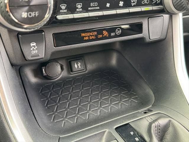 Certified 2019 Toyota RAV4 LE w/ Carpet Mat Package AWD/4WD image 54