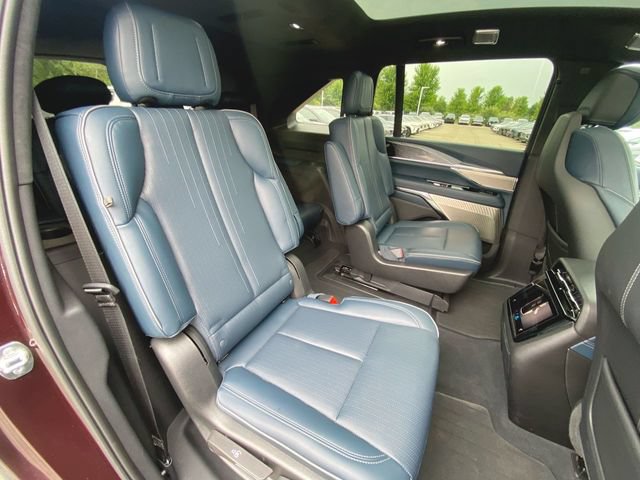 Used 2025 Cadillac Escalade IQ Luxury 2 w/ LPO, Premium Carpet Package AWD/4WD image 26