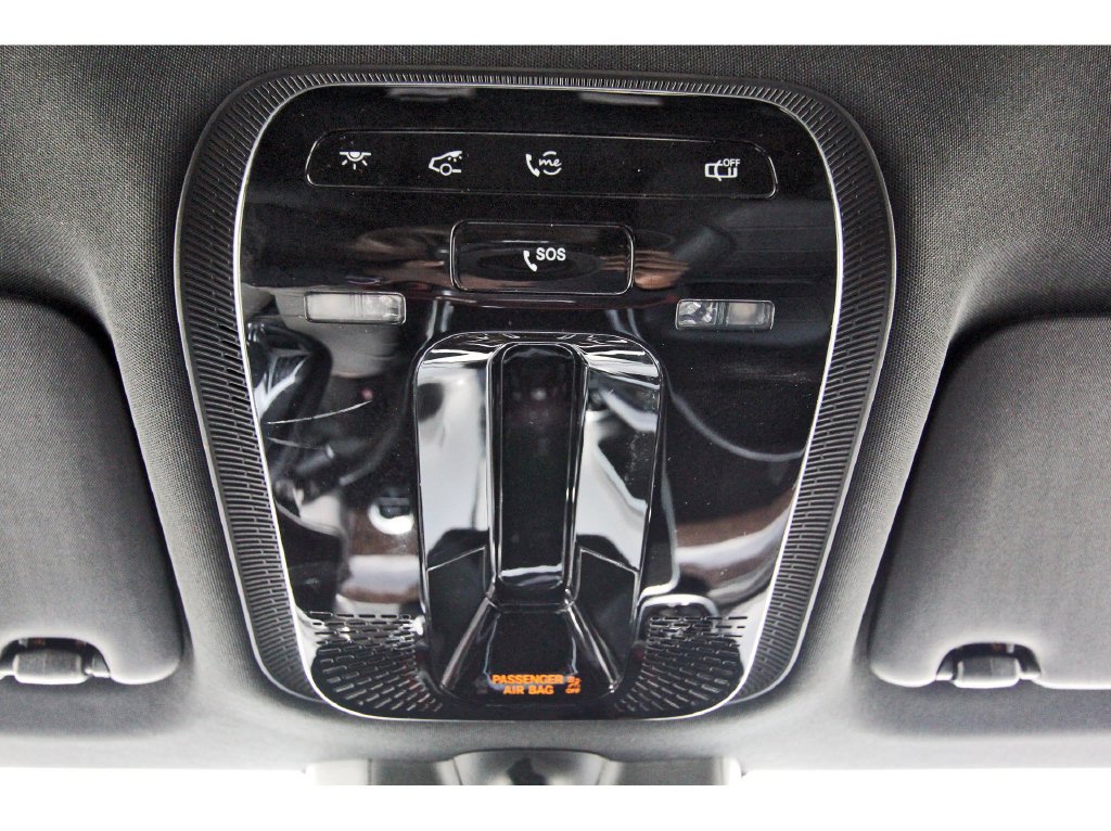 Used 2024 Mercedes-Benz GLC 300 4MATIC image 25