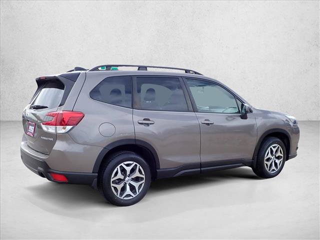 Used 2024 Subaru Forester Premium AWD/4WD image 4