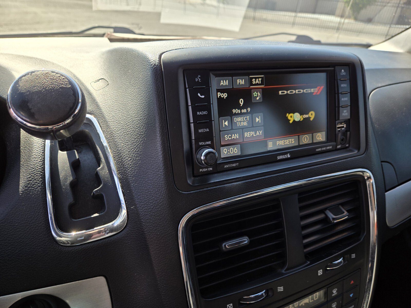 Used 2016 Dodge Grand Caravan R/T FWD image 18