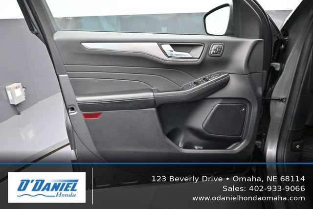 Used 2022 Ford Escape Titanium AWD/4WD image 23