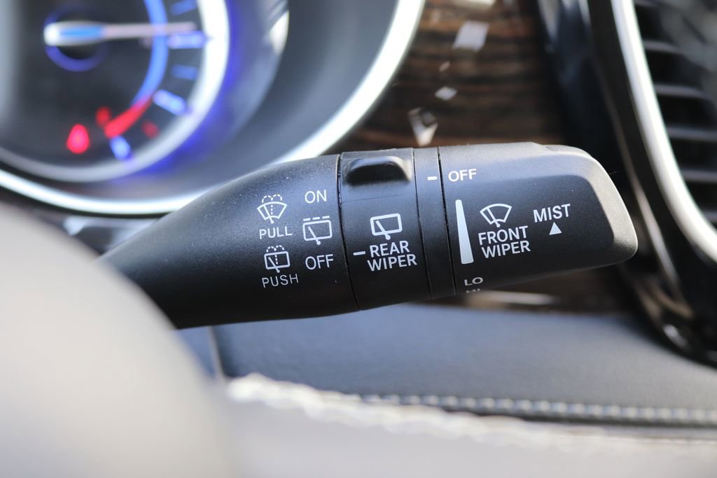 Used 2023 Chrysler Pacifica Limited image 15